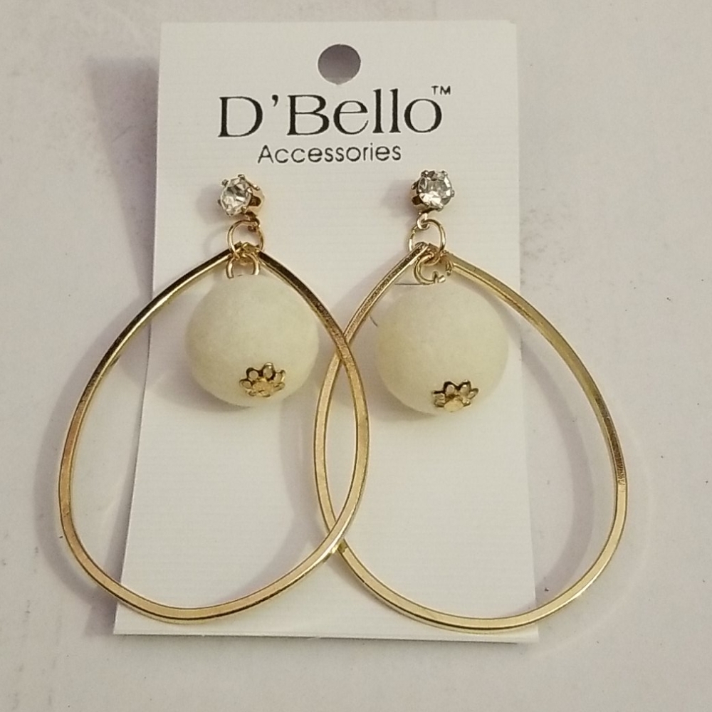 Brand new with tags, beautiful dangle earrings